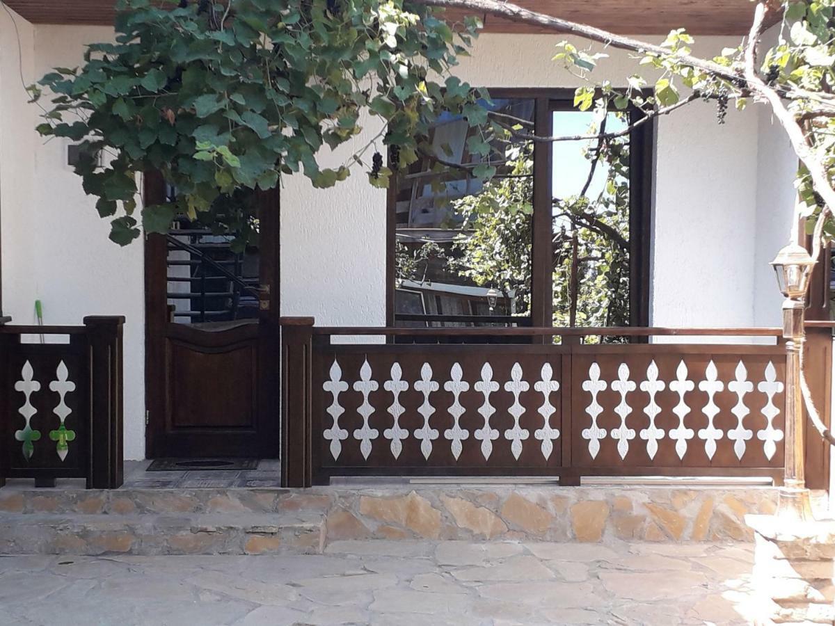 Apartment Borjomi, Erekle Street, 21A Екстериор снимка
